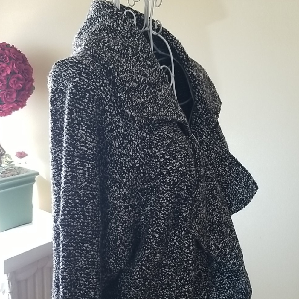 Free People oversized cardigan sweater. Size medium. New with tag. - Picture 7 of 12